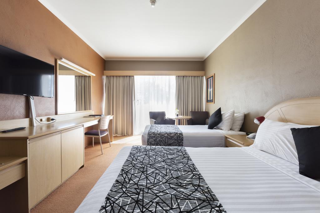 Curtin ACT Accommodation Main Beach