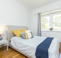 Stay at Meurant Wagga - Accommodation Main Beach