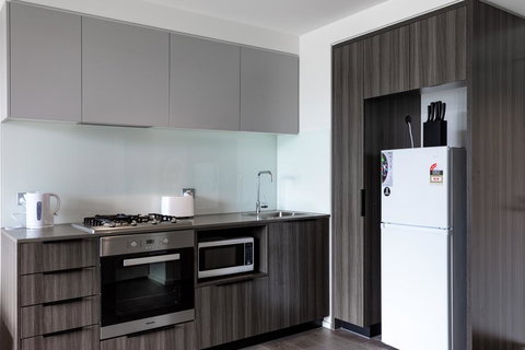 STAY&CO Docklands - Accommodation Main Beach 1