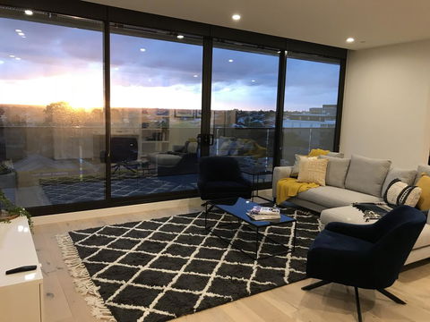 StayCentral Essendon Escape Sub-penthouse - Accommodation Main Beach 2