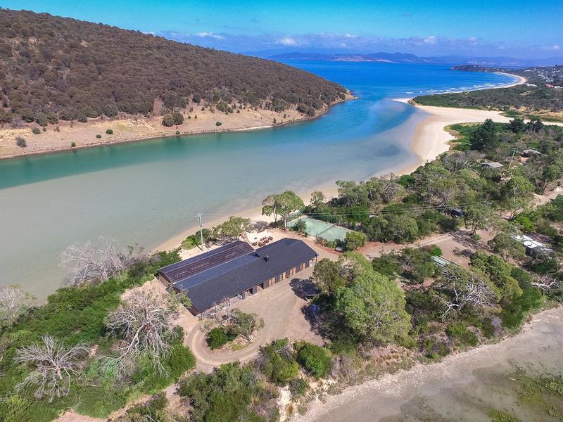 Carlton TAS Accommodation Main Beach