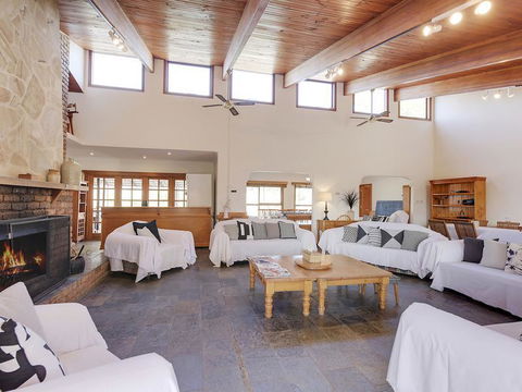 Steeles Island Retreat - Accommodation Main Beach 3