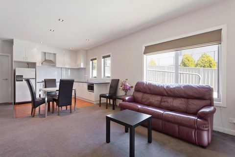 Stenmark 5/3 Poley Cow Lane - Accommodation Main Beach 0