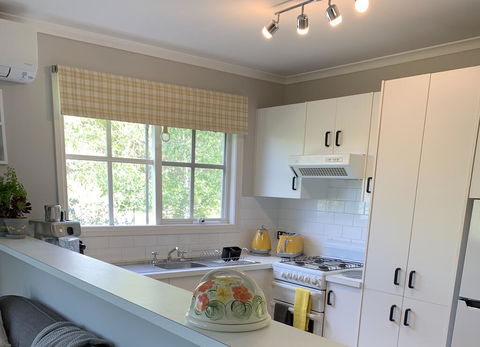 Stephanies Country Cottages - Accommodation Main Beach 1