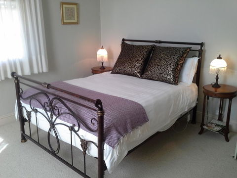 Stoke House - Accommodation Main Beach 1