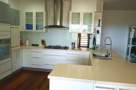 Stonehaven With Private Pool - Accommodation Main Beach 2