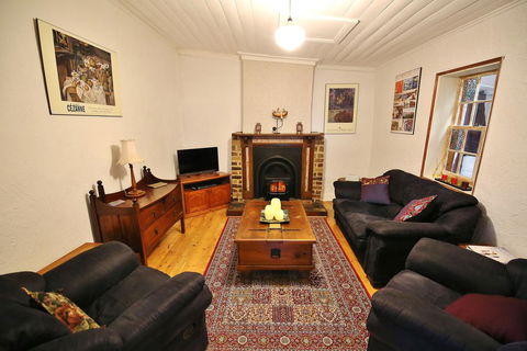 Stonewall Cottage - Accommodation Main Beach 2