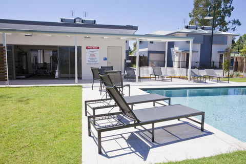 Stonewood Villas - Accommodation Main Beach 3