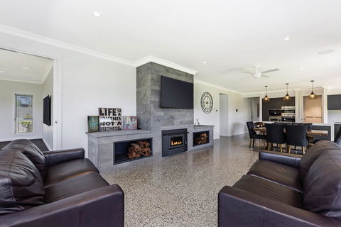 Stoney's On MIlls - Accommodation Main Beach 3