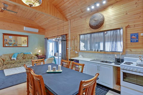 Stony Rise Cottage B&B - Accommodation Main Beach 3