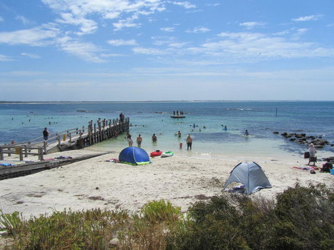 Storm Bay Cottage - Accommodation Main Beach 3