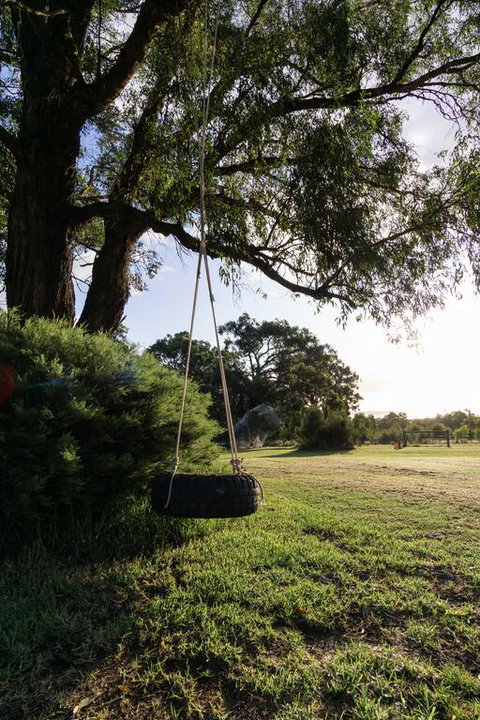 Studio 165 Hidden Gem On 50 Acres With Bay Views - Accommodation Main Beach 3