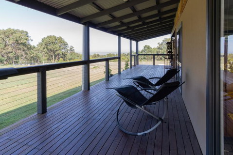 Studio 165 Hidden Gem On 50 Acres With Bay Views - Accommodation Main Beach 0