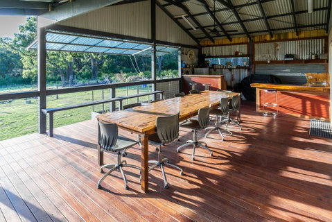 Studio 165 Hidden Gem On 50 Acres With Bay Views - Accommodation Main Beach 2