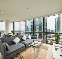 STUNNING 2 BED 2 BATH STYLISH UNIT // FREE PARKING - Accommodation Main Beach