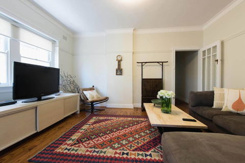 Stunning Beach Living - Accommodation Main Beach 2