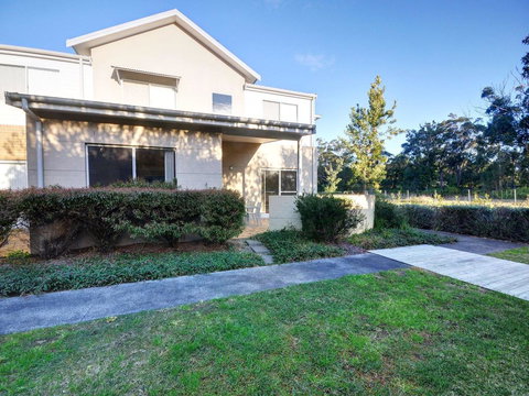 Stunning Holiday Townhouse - Accommodation Main Beach 0