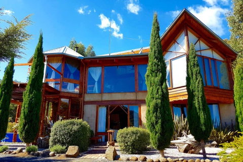 STUNNING HOME WITH AMAZING VIEWS - Just 20 Mins To The City And Only 10 To MONA! - Accommodation Main Beach 3