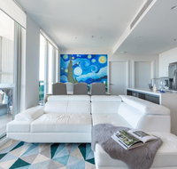 Stunning Urban apt wt Parking Near CBD  Airport - Accommodation Main Beach