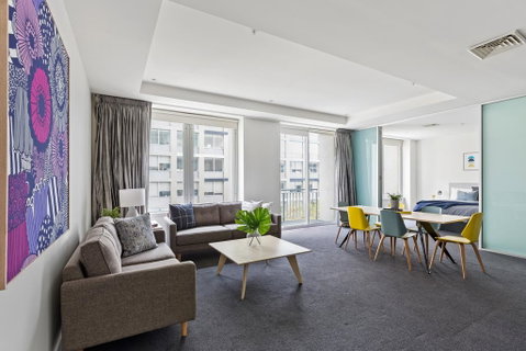 Stunning, Central Huge CBD Pad, Free WiFi, Netflix - Accommodation Main Beach 1