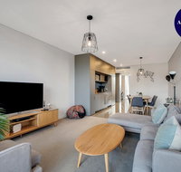 STYLISH CAMPERDOWN APARTMENT and PARKING INC - Accommodation Main Beach
