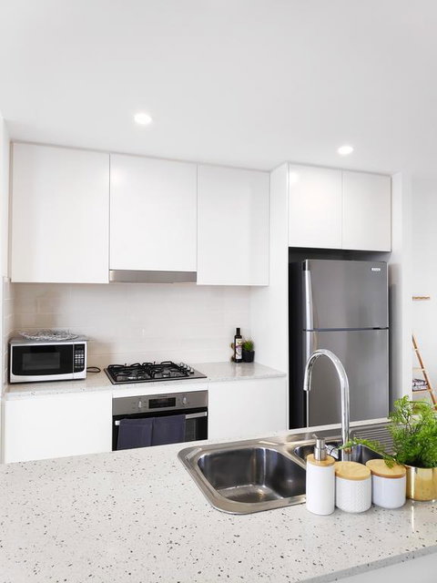 Stylish Liverpool 2Bed 2Bath Apartment -Skyline Views! -Masks Provided - Accommodation Main Beach 3