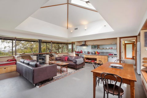 Summer House - Accommodation Main Beach 0