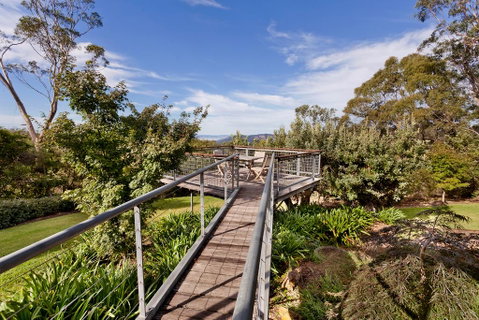 Summer House - Accommodation Main Beach 3