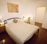 Sunny House - Melbourne Airport Home - Accommodation Main Beach