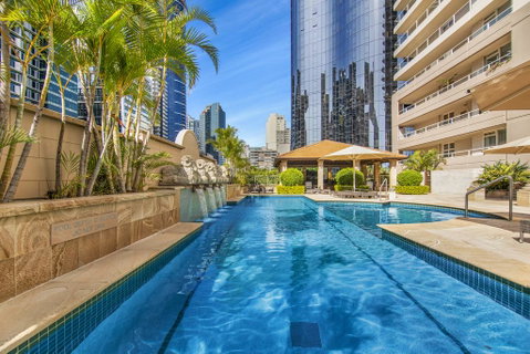 Super Convenient Apartment With Garden Views - Accommodation Main Beach 2