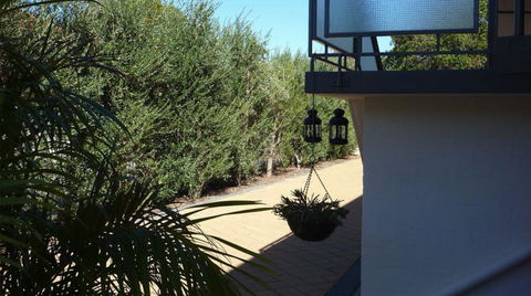 Superb 2 BR Apartment Minutes To CBD- Cen7 - Accommodation Main Beach 1