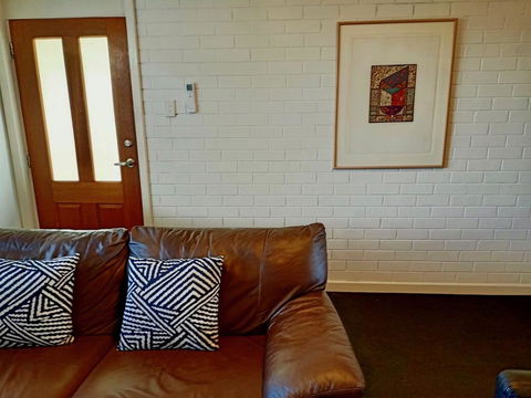 Superb 2 BR Apartment Minutes To CBD- Cen7 - Accommodation Main Beach 0