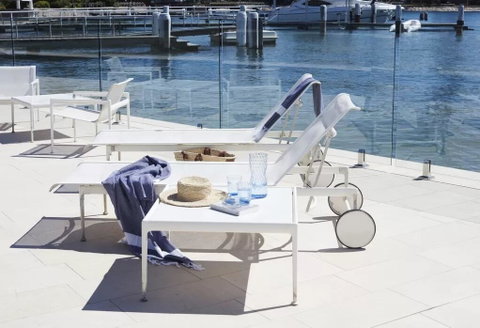 Superb 3 Bedroom, 2 Bathroom First Level Waterfront - Accommodation Main Beach 2