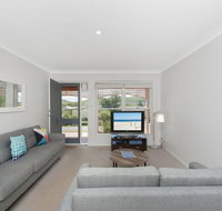 Surf Break - 10A Tuna Downstairs - Accommodation Main Beach