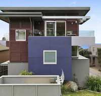 SURF CENTRAL - Wifi double garage  smack bang in the middle of town - Accommodation Main Beach