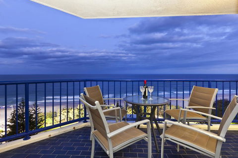 Surf Regency - Accommodation Main Beach 1