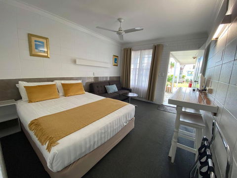 Surf Street Motel - Accommodation Main Beach 1