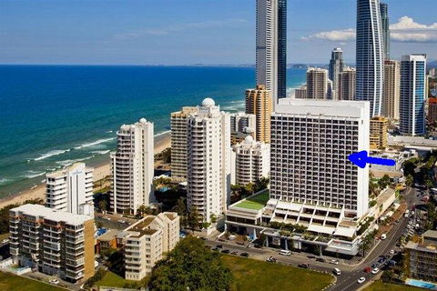 Surfers Paradise Ocean View. Sleeps 4. Free WIFI - Accommodation Main Beach 0