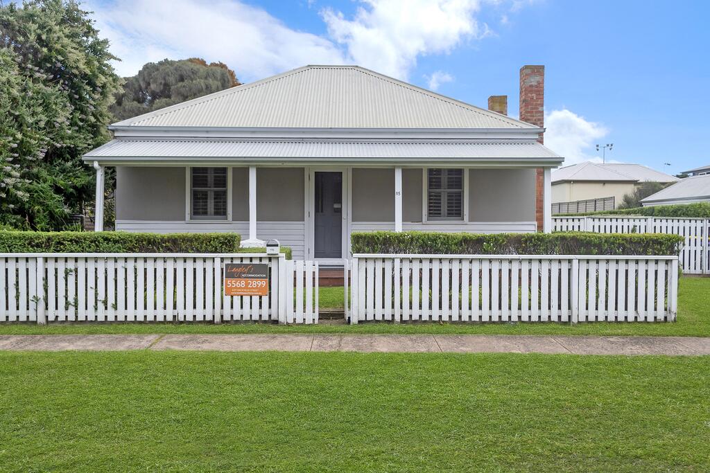 Taroon VIC Accommodation Main Beach
