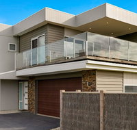 Swan Bay Views - Accommodation Main Beach