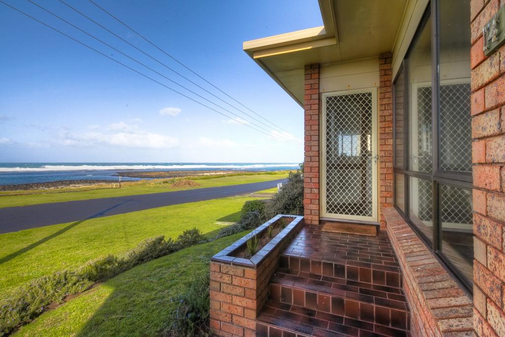 Taroon VIC Accommodation Main Beach