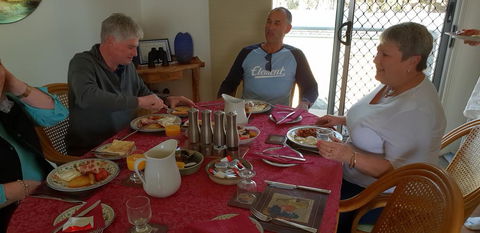 Taits Place Vineyard B & B - Accommodation Main Beach 3