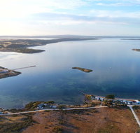 Tall Pines Beach House at Mount Dutton Bay part of Coffin Bay waterways - Accommodation Main Beach