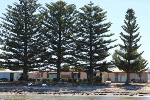 Tall Pines Beach House At Mount Dutton Bay (part Of Coffin Bay Waterways) - Accommodation Main Beach 1