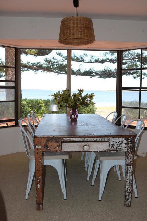 Tall Pines Beach House At Mount Dutton Bay (part Of Coffin Bay Waterways) - Accommodation Main Beach 2