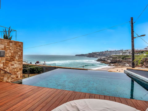Tamarama Apartments - Accommodation Main Beach 0