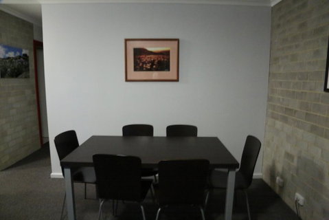 Tanderra 4 - Accommodation Main Beach 2