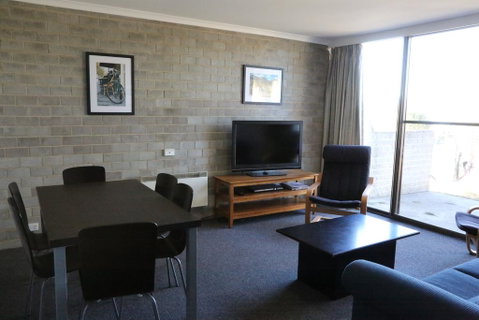 Tanderra 4 - Accommodation Main Beach 1