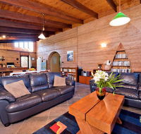 Tea Tree - Accommodation Main Beach
