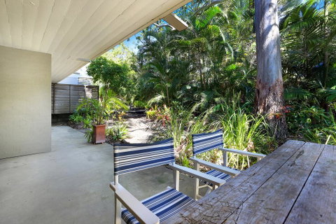Tea Trees - Accommodation Main Beach 1